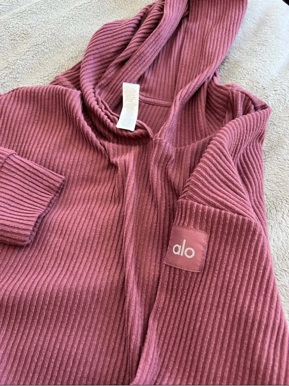 Alo Yoga Muse Hoodie Burgundy Truffle Medium
